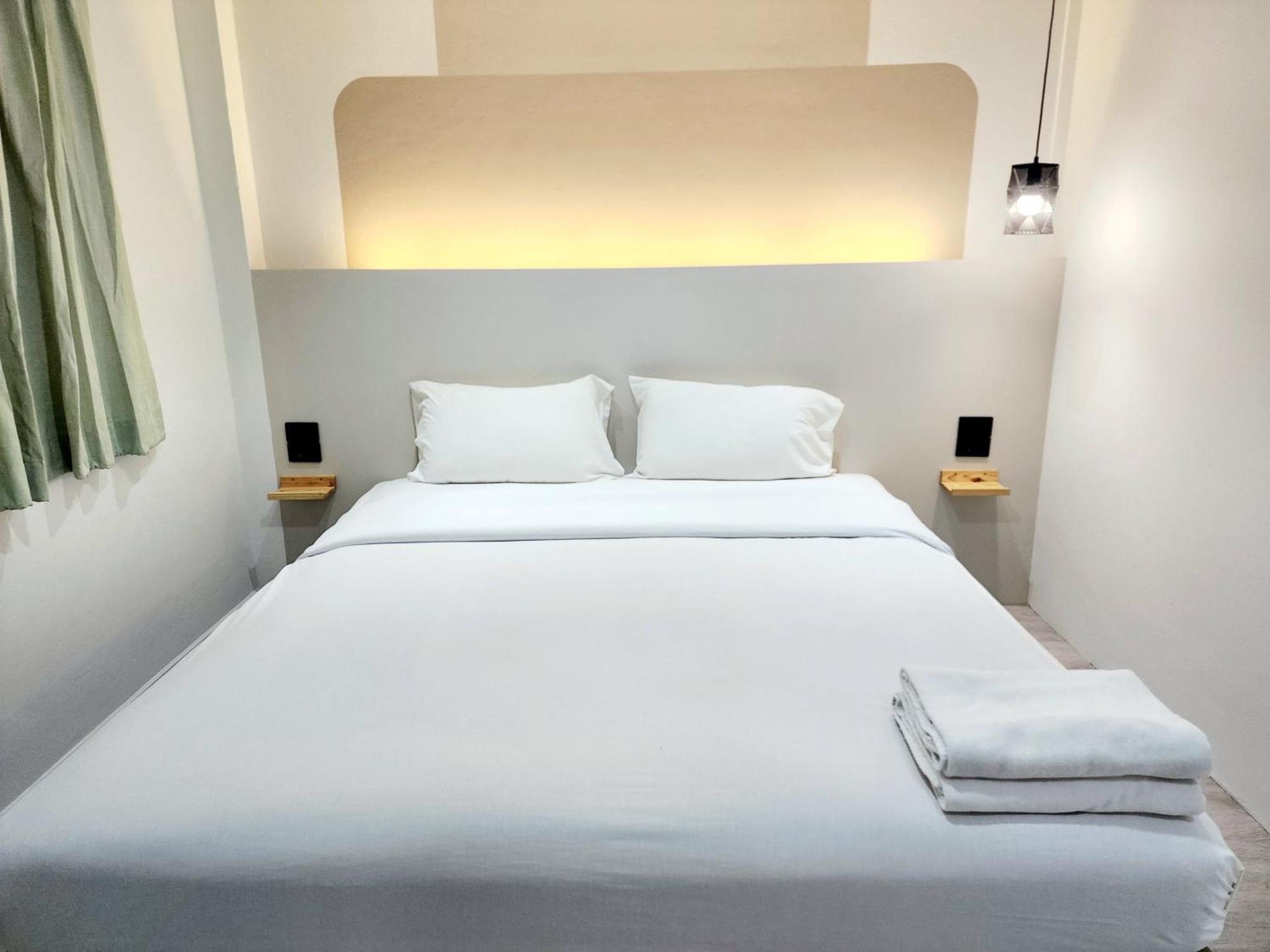 Seatel Phuket, Patong Beach Exterior foto