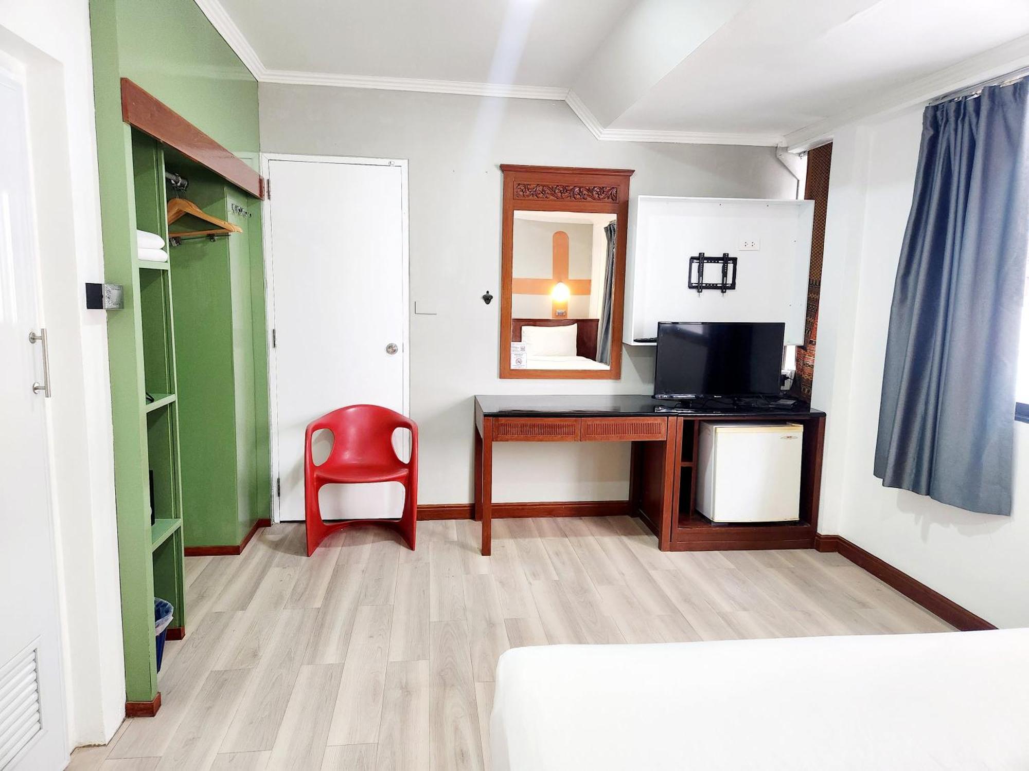 Seatel Phuket, Patong Beach Exterior foto