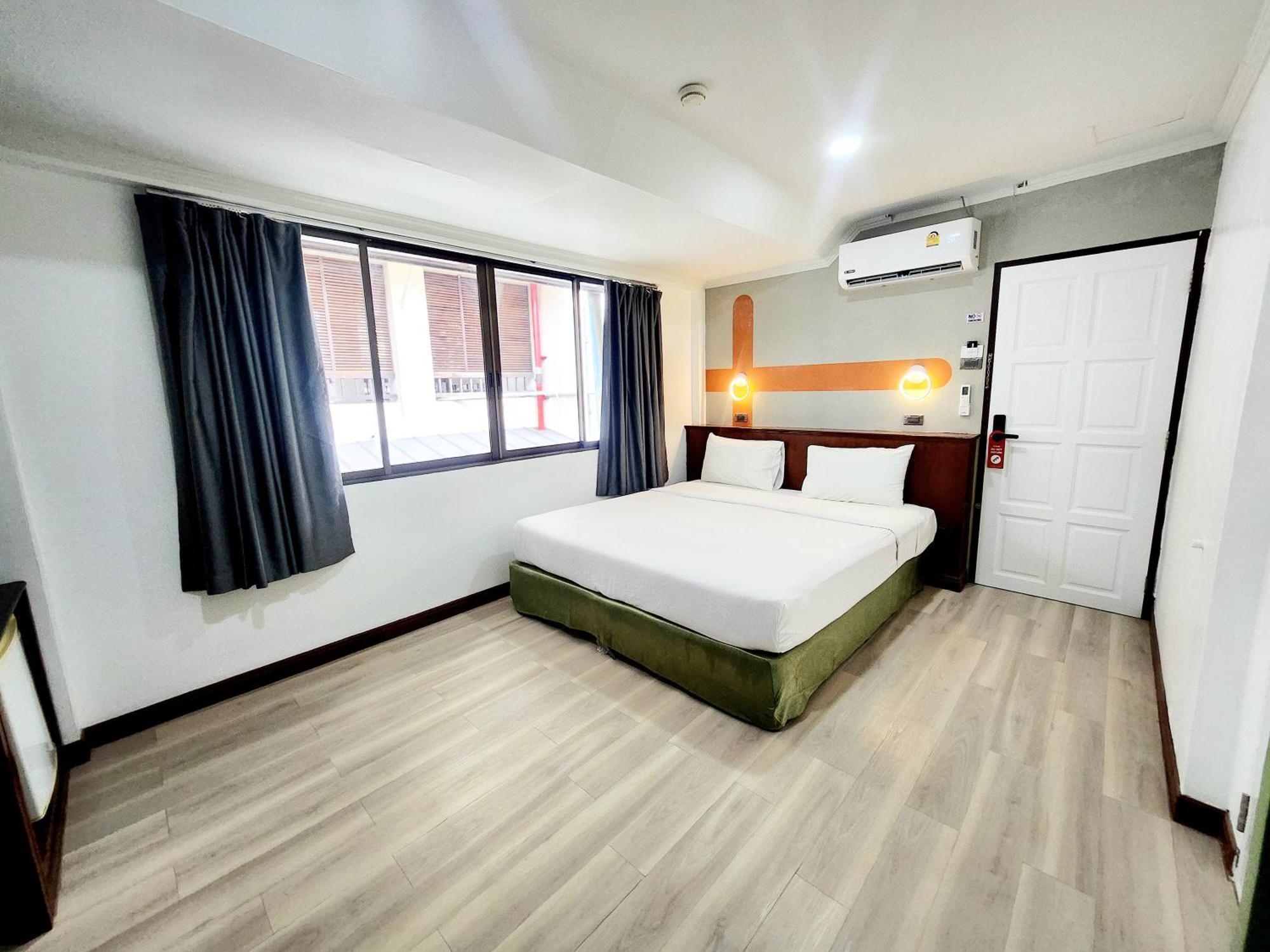 Seatel Phuket, Patong Beach Exterior foto
